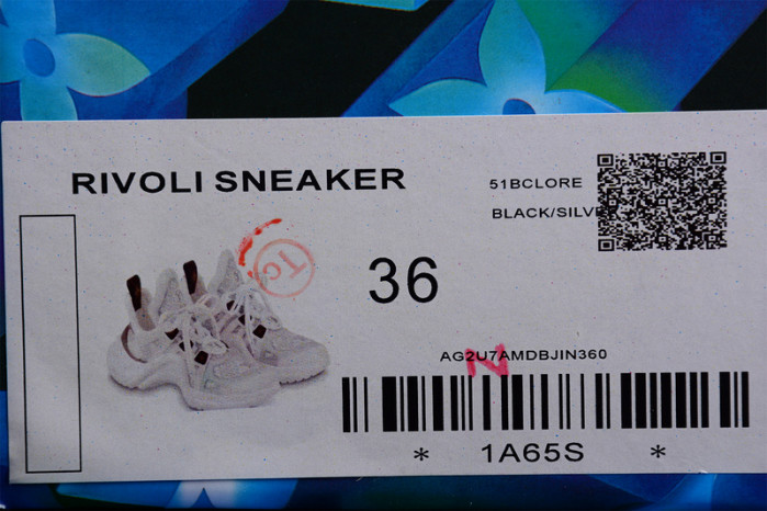 LO1_VTS ARCHLIGHT SNEAKER