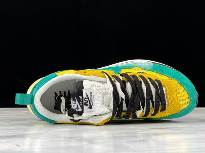 Sacai x Nike Lawaffle Coal Black White BV0073-103