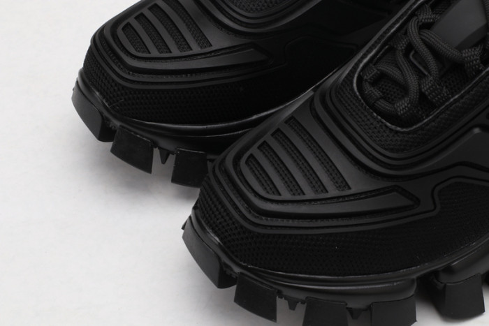 Pra*a sneaker