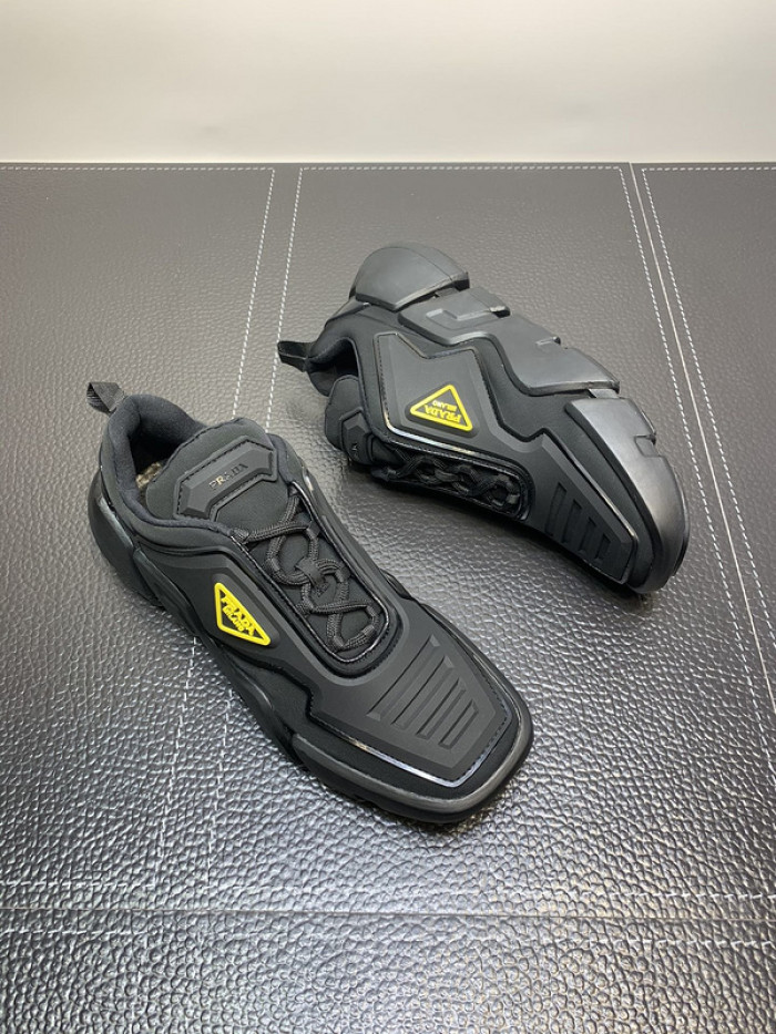 Pra*a sneaker