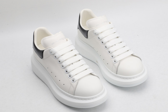 A1exa*der Mcqv*en OVERSIZED