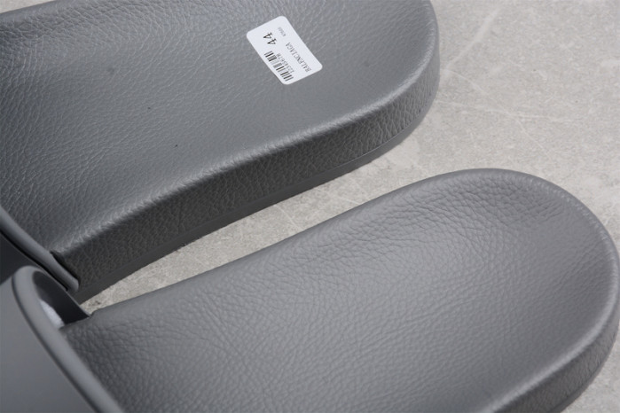 Ba1en*iaga Slippers