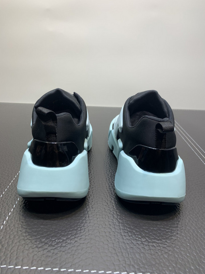 Pra*a sneaker