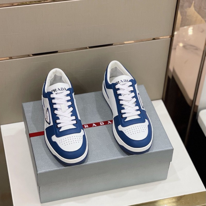 Pra*a sneaker