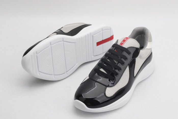 Pra*a sneaker