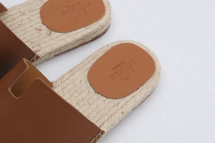 H**me5 SANDALS