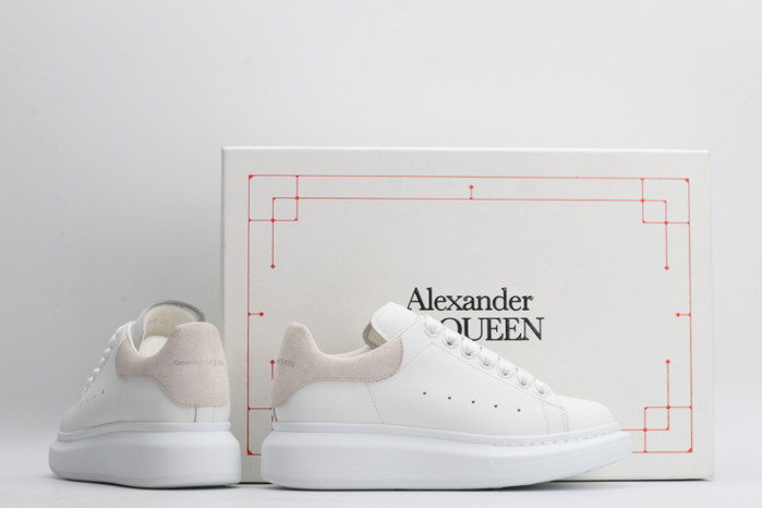 A1exa*der Mcqv*en OVERSIZED