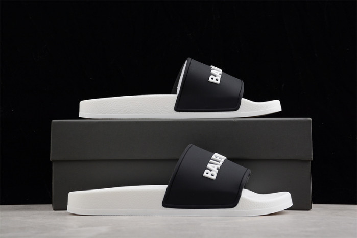 Ba1en*iaga Slippers