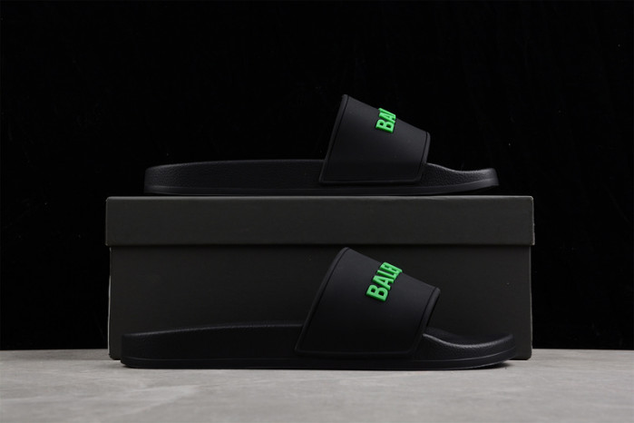 Ba1en*iaga Slippers