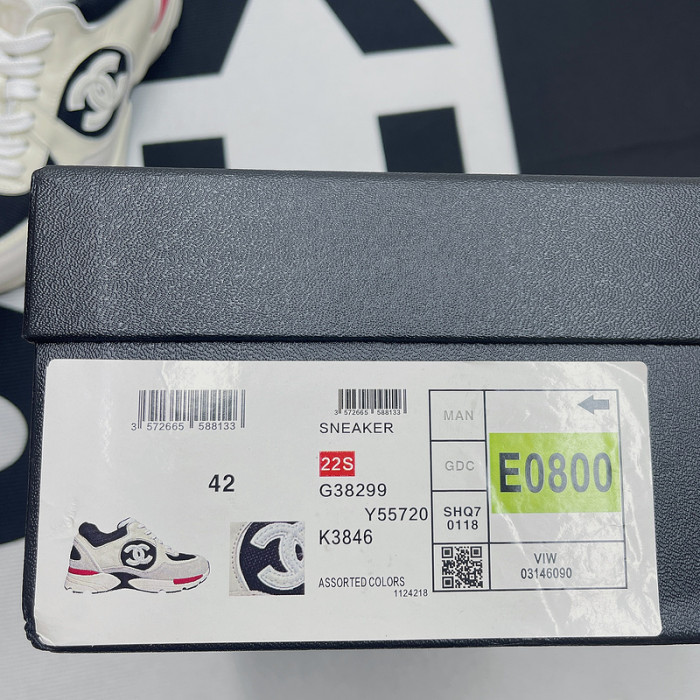 Ch**el sneaker
