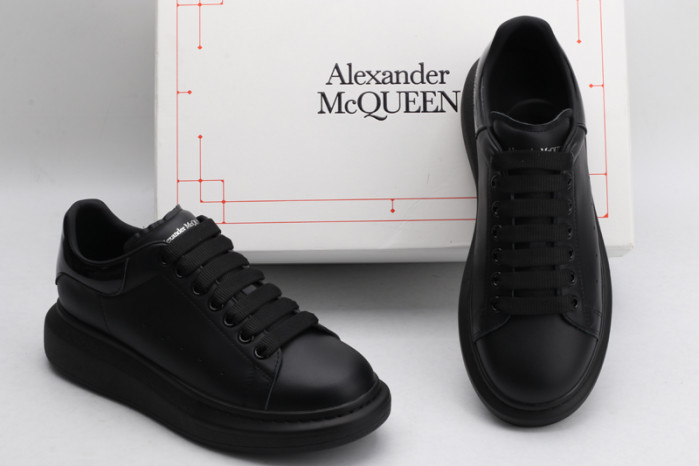 A1exa*der Mcqv*en OVERSIZED