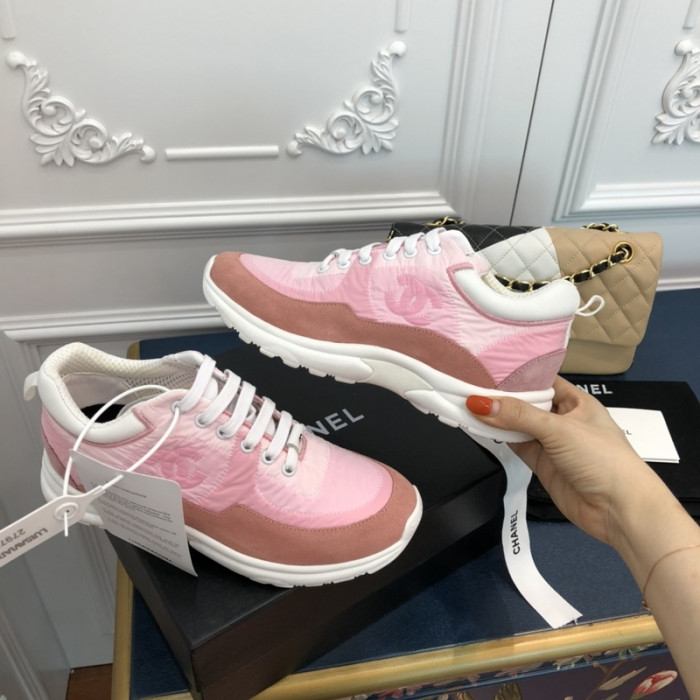 Ch**el sneaker