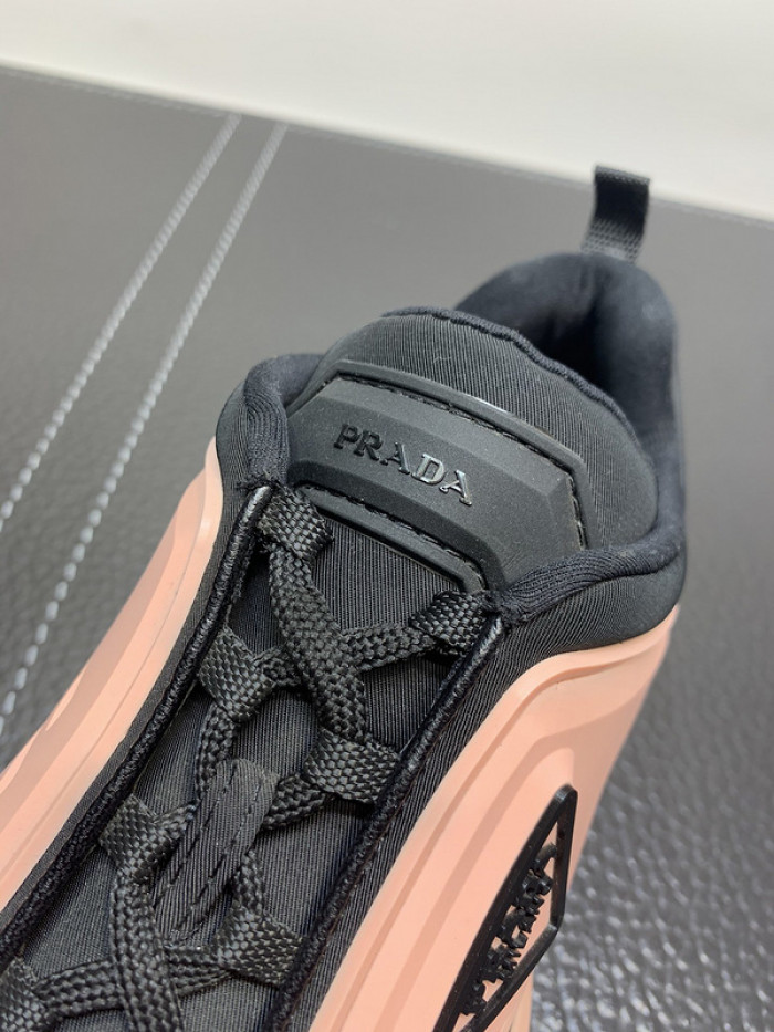 Pra*a sneaker