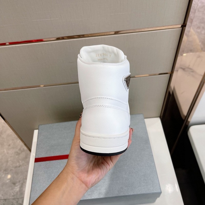 Pra*a sneaker