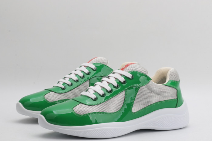 Pra*a sneaker