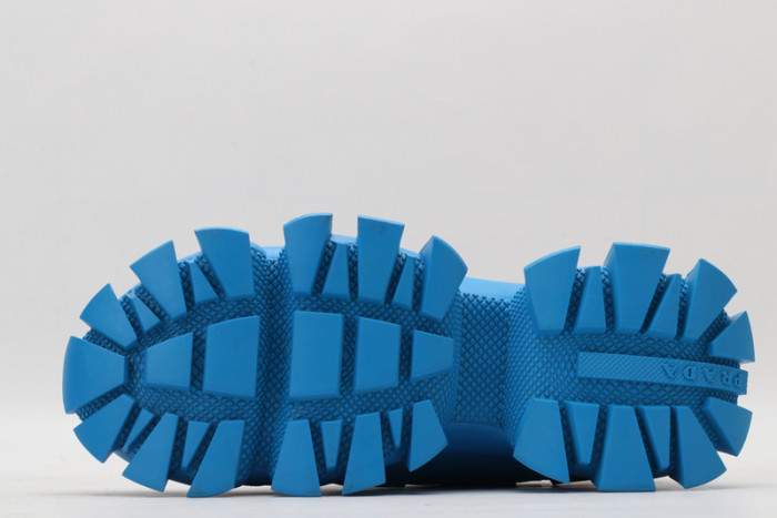 Pra*a sneaker