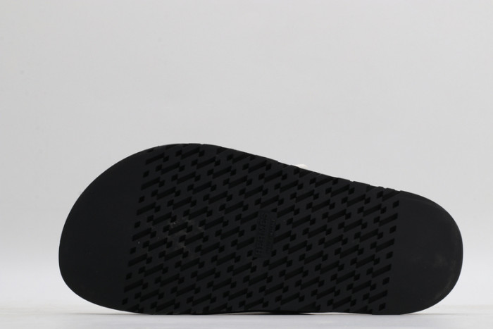 H**me5 SANDALS
