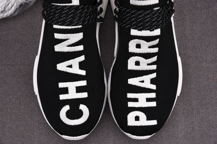 Ch**el sneaker