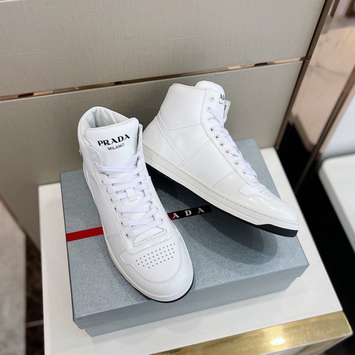 Pra*a sneaker