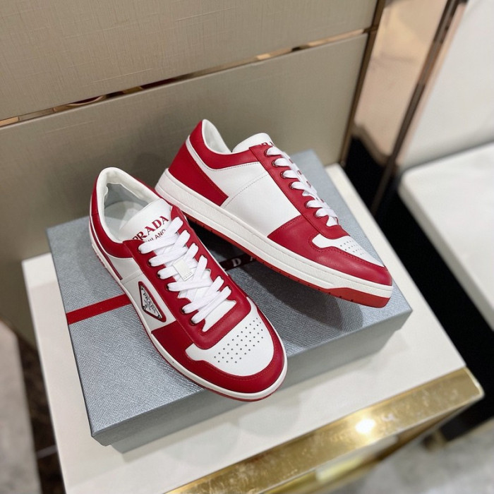 Pra*a sneaker