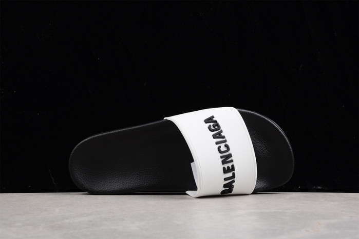 Ba1en*iaga Slippers