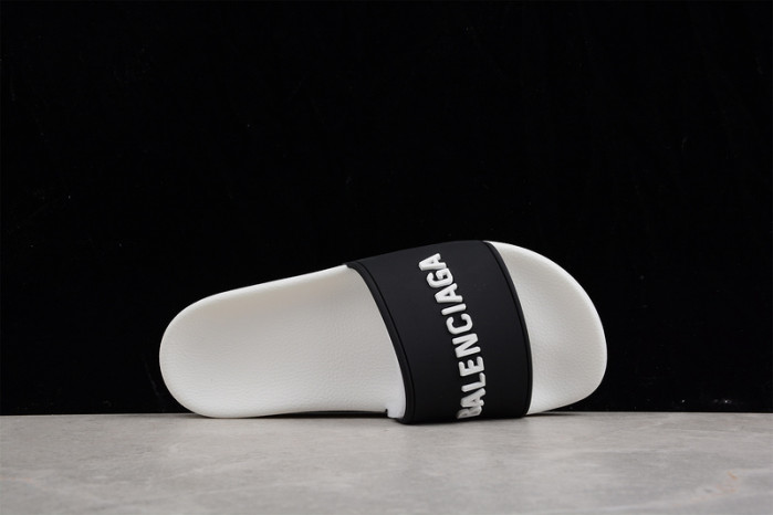 Ba1en*iaga Slippers