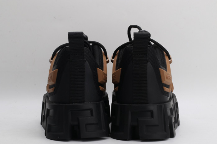 VERS SNEAKERS