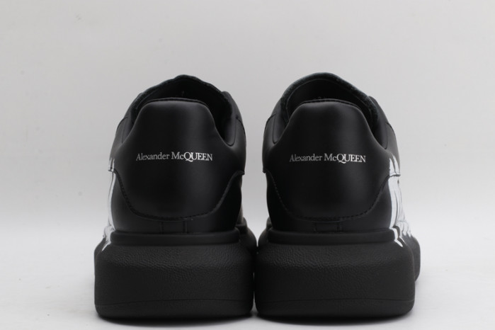 A1exa*der Mcqv*en OVERSIZED