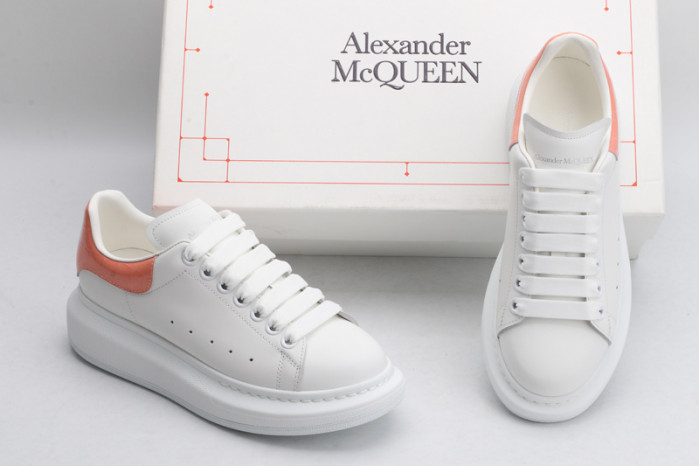 A1exa*der Mcqv*en OVERSIZED
