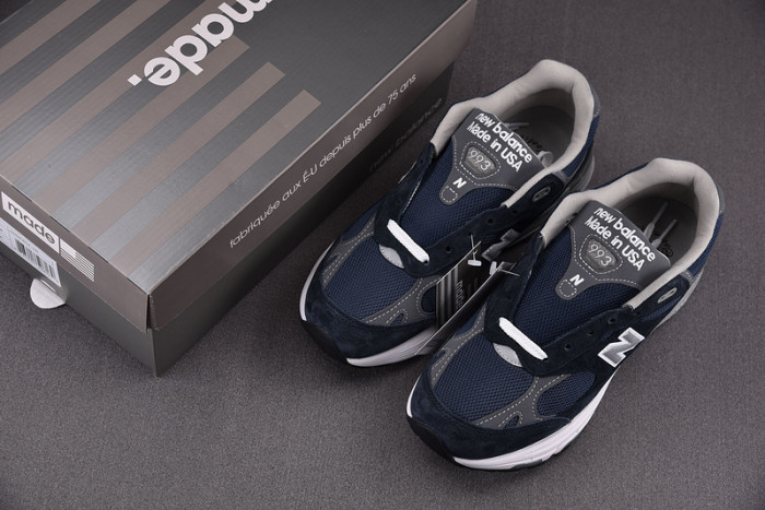 New Balance MR993NV