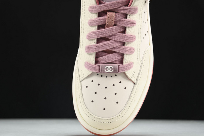Ch**el sneaker