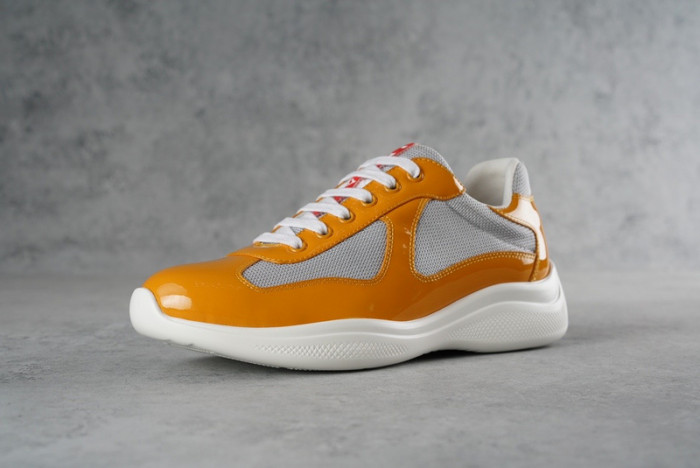 Pra*a sneaker
