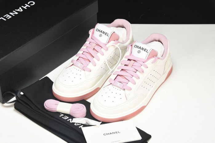 Ch**el sneaker