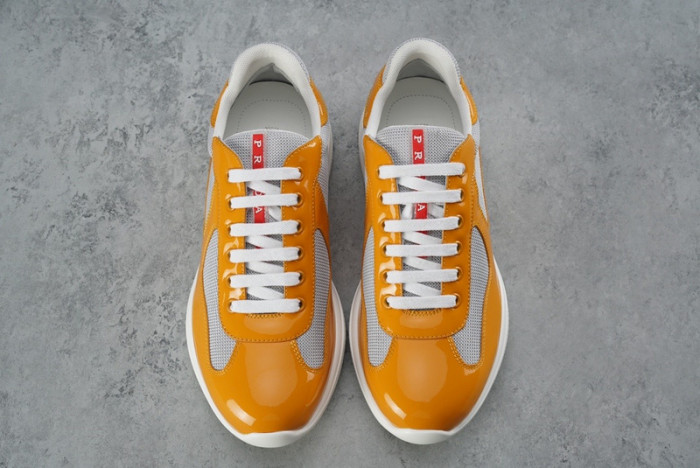Pra*a sneaker