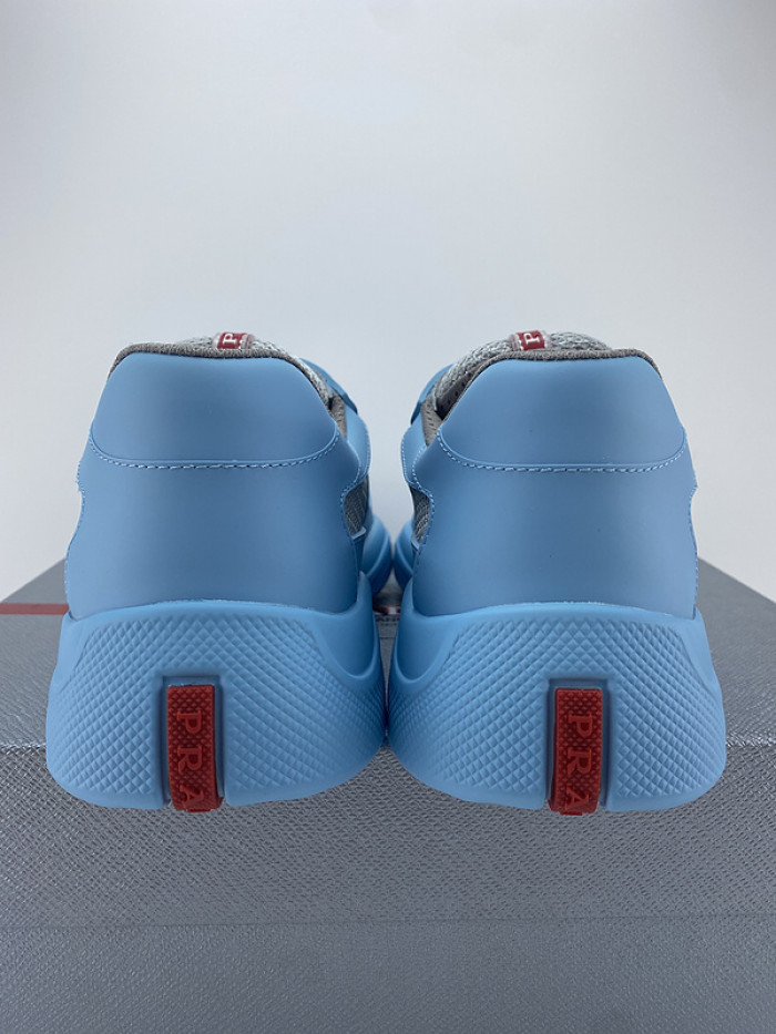 Pra*a sneaker