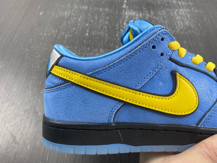 The Powerpuff Girls x Nike SB Dunk Low “Bubbles” FZ8320-400