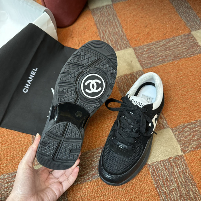 Ch**el sneaker