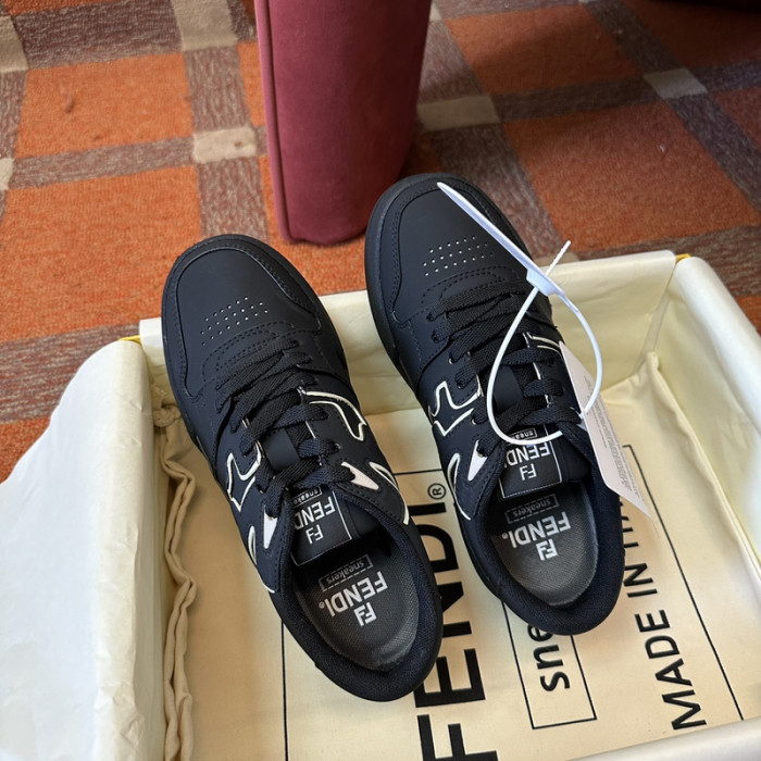 F**di SNEAKER