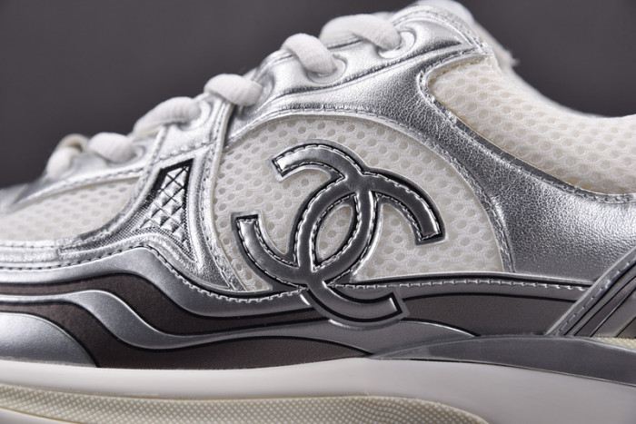 Ch**el sneaker