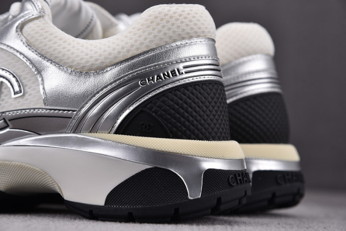 Ch**el sneaker