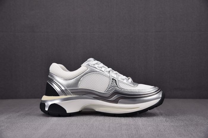 Ch**el sneaker