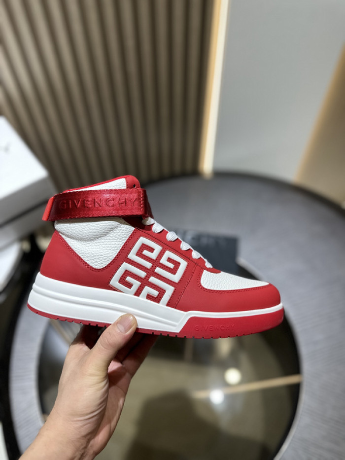GIVENCHY SNEAKER