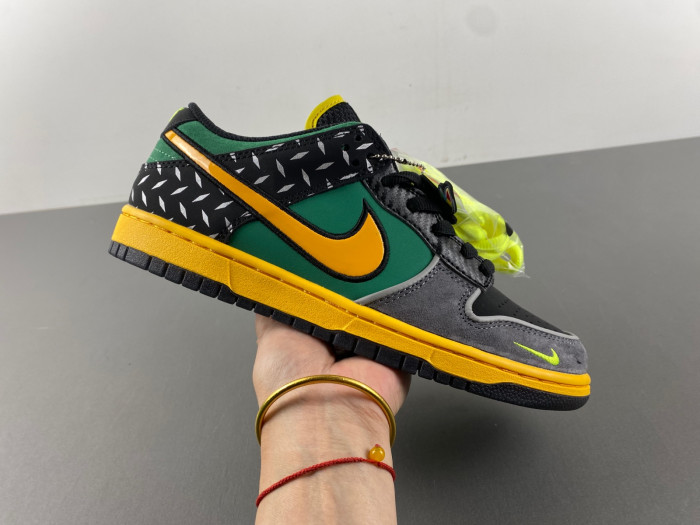Nike Dunk Low 