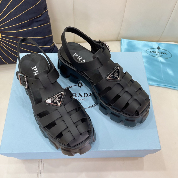 Pra*a sneaker