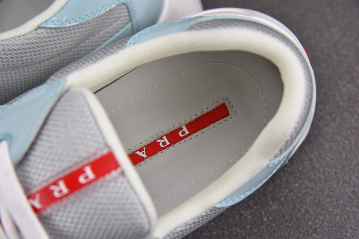 Pra*a sneaker