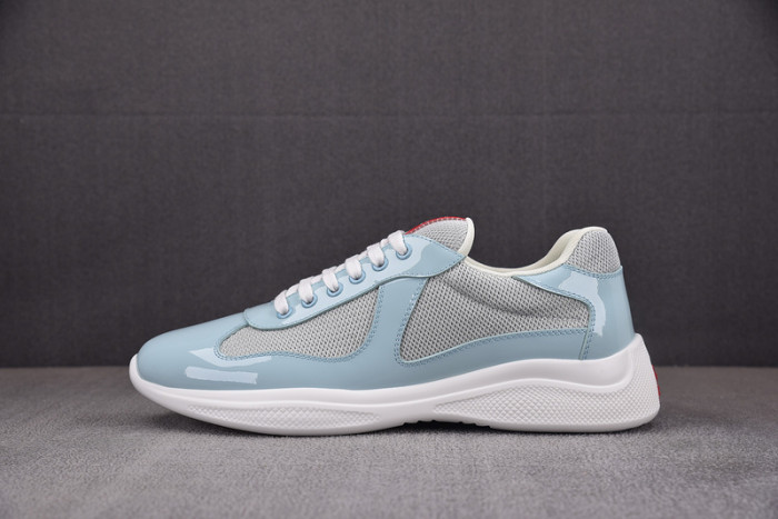 Pra*a sneaker