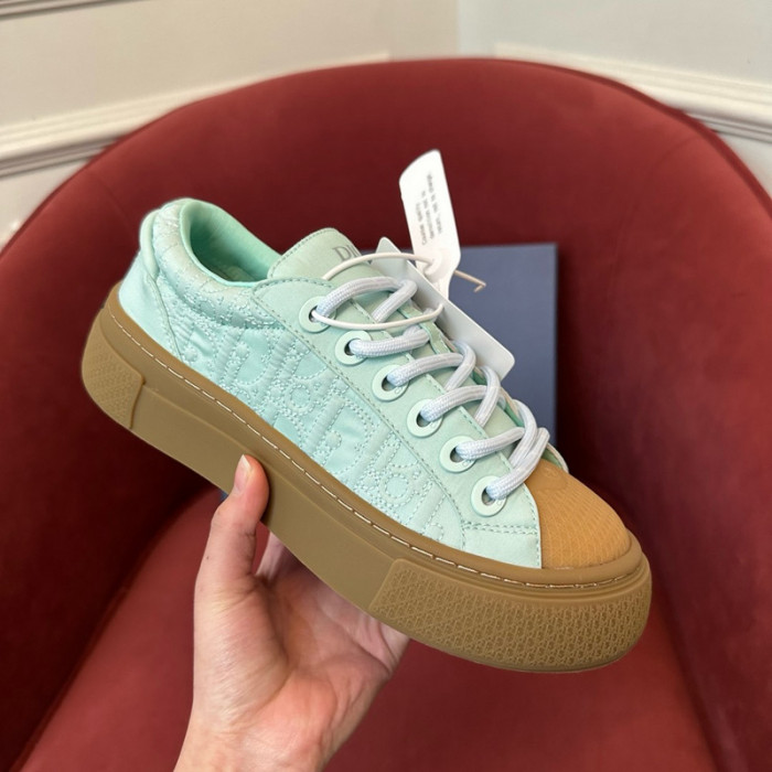 DIO* KAWS B33 SNEAKER