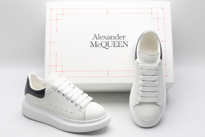 A1exa*der Mcqv*en OVERSIZED