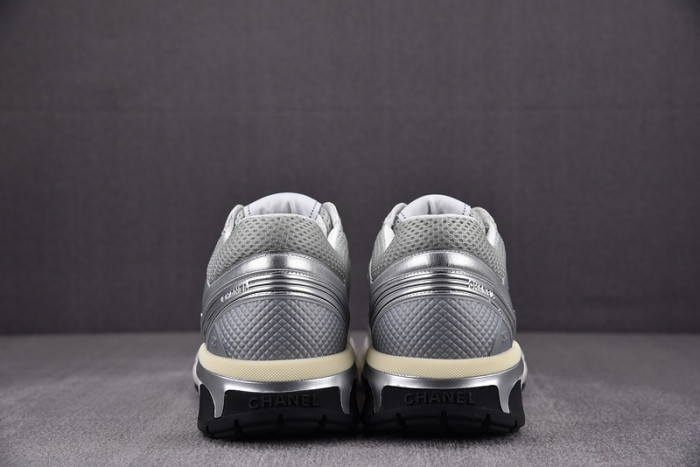 Ch**el sneaker