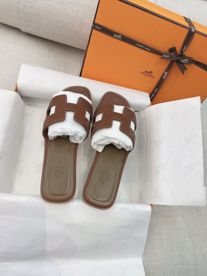 H**me5 SANDALS